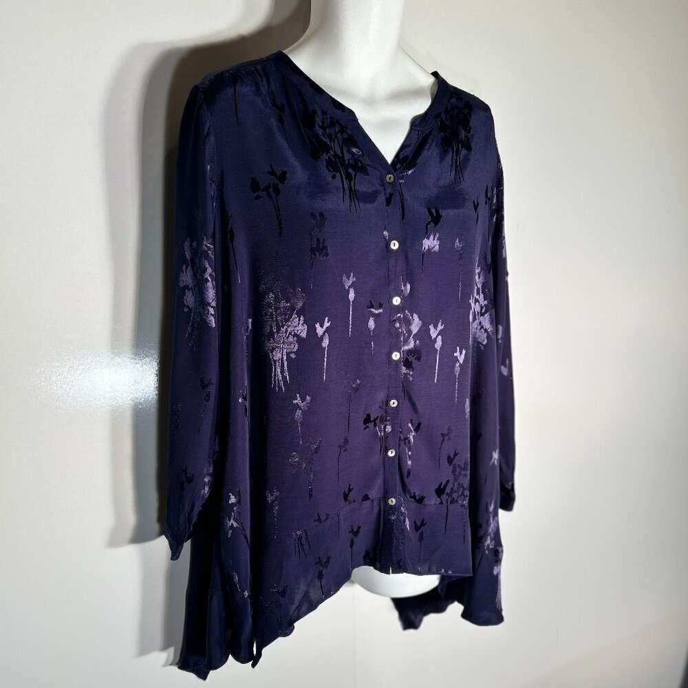 LOGO SZ 1X Silky Navy on Navy Floral Blouse Dressy Old Money Chic Career